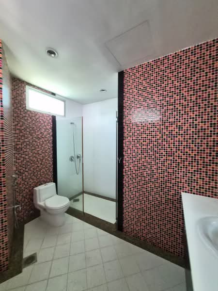 Condominium for Rent at Gurney Palace - Lilly . - Bathroom - PropertyGuru.com.my