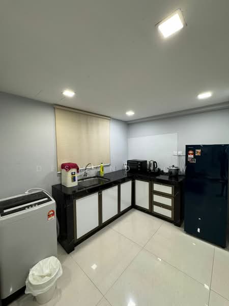 Service Residence for Rent at D'Alamanda - Desmond Low - Kitchen - PropertyGuru.com.my