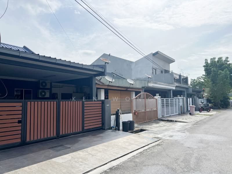 1-storey Terraced House for Sale in Petaling Jaya (Selangor) - Ken Wong - Exterior - PropertyGuru.com.my