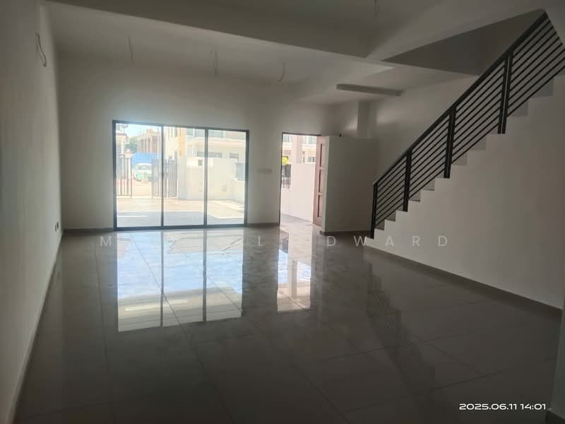 2-storey Terraced House for Sale in Klang (Selangor) - Michael Edward - Living Room - PropertyGuru.com.my
