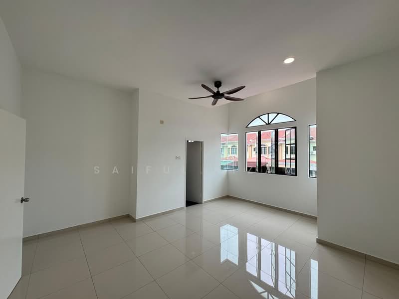 Terraced House for Sale in Perdana College Heights (Mantin) - Saiful Nizam - Living Room - PropertyGuru.com.my
