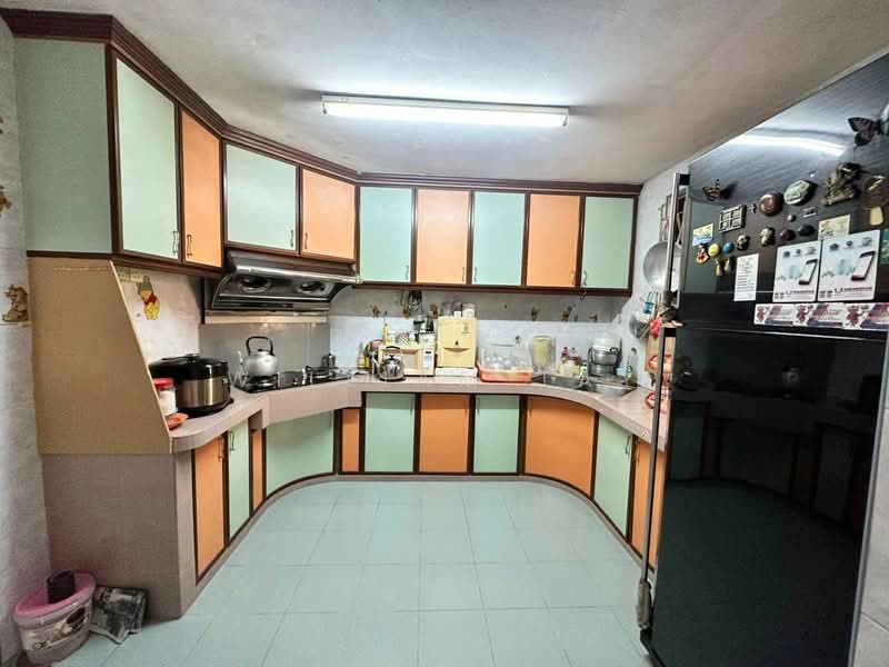2-storey Terraced House for Sale in Taman Pelangi (Johor Bahru) - William Tay - Kitchen - PropertyGuru.com.my