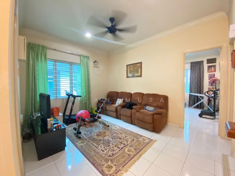 Rumah Berkembar untuk Dijual di Shah Alam (Selangor) - Intan Musa - Living Room - PropertyGuru.com.my