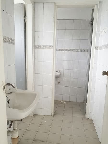 Kilang untuk Disewa di Johor Bahru (Johor) - Stella Chia - Bathroom - PropertyGuru.com.my