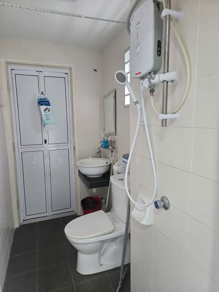 Rumah Teres 3 Tingkat untuk Dijual di Taman Fadason (Kepong) - Jasemin Chia - Bathroom - PropertyGuru.com.my