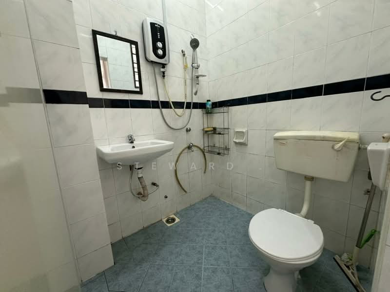 Rumah Teres 2 Tingkat untuk Disewa di Johor Bahru (Johor) - Steward . - Bathroom - PropertyGuru.com.my