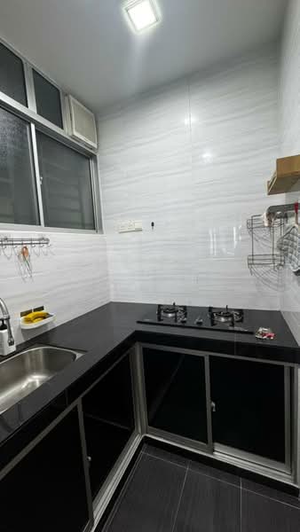 Servis Apartment untuk Disewa di OUG Parklane - Desmond Low - Kitchen - PropertyGuru.com.my