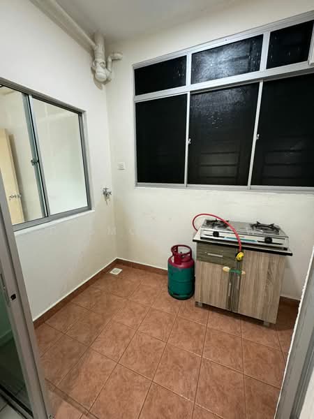 Servis Apartment untuk Disewa di OUG Parklane - Desmond Low - Kitchen - PropertyGuru.com.my