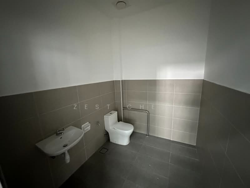 Cluster Factory for Sale in Eco Business Park 1 (Johor Bahru) - Zest Chew - Bathroom - PropertyGuru.com.my