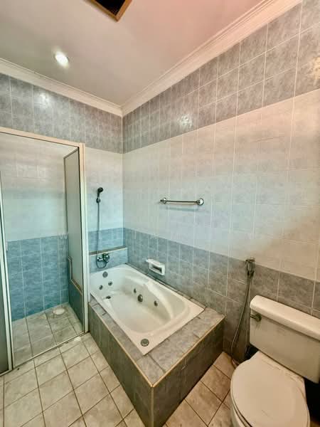 Semi-Detached House for Sale in Taman Perling (Perling) - William Tay - Bathroom - PropertyGuru.com.my
