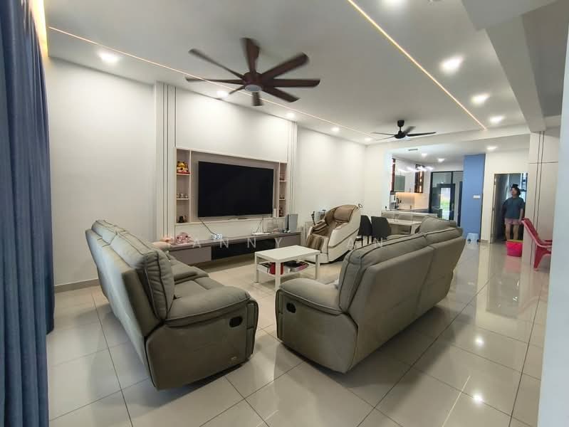 2-storey Terraced House for Sale in Taman Damansara Aliff (Tampoi) - Fanny Tan - Living Room - PropertyGuru.com.my