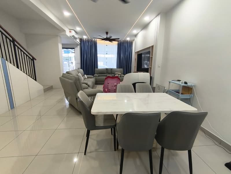 2-storey Terraced House for Sale in Taman Damansara Aliff (Tampoi) - Fanny Tan - Living Room - PropertyGuru.com.my