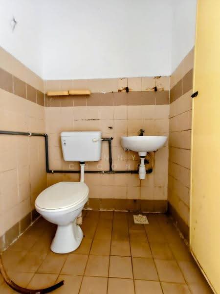 Rumah Teres 2-Tingkat untuk Dijual di Taman Saga (Ampang) - Jenny Choong - Bathroom - PropertyGuru.com.my