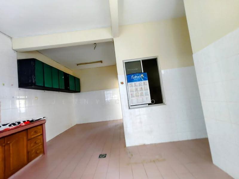 Rumah Teres 2-Tingkat untuk Dijual di Taman Saga (Ampang) - Jenny Choong - Kitchen - PropertyGuru.com.my