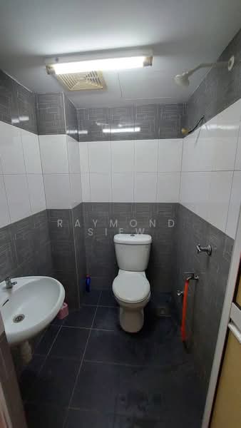 Apartment for Rent at Vista Saujana - Raymond Siew - Bathroom - PropertyGuru.com.my