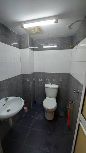 Apartment for Rent at Vista Saujana - Raymond Siew - Bathroom - PropertyGuru.com.my