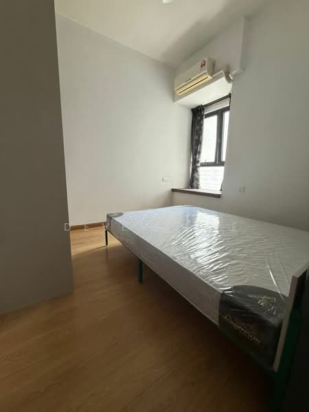 Condominium for Sale at Amberside @ Country Garden Danga Bay - Deven Thye - Bedroom - PropertyGuru.com.my