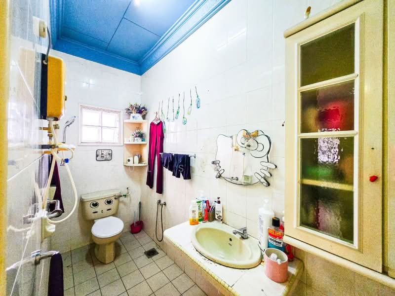 Bungalow for Sale in Ampang (Selangor) - Zul Syafiq - Bathroom - PropertyGuru.com.my