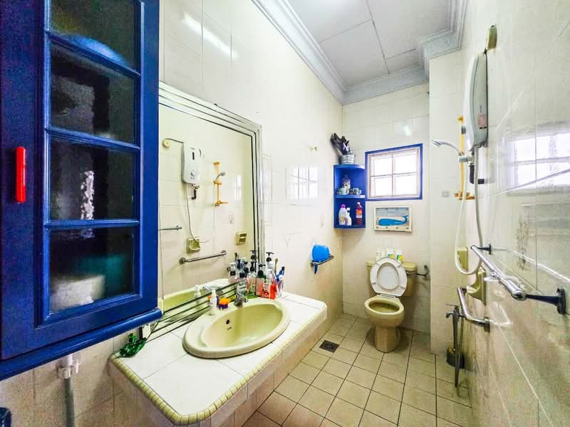 Bungalow for Sale in Ampang (Selangor) - Zul Syafiq - Bathroom - PropertyGuru.com.my