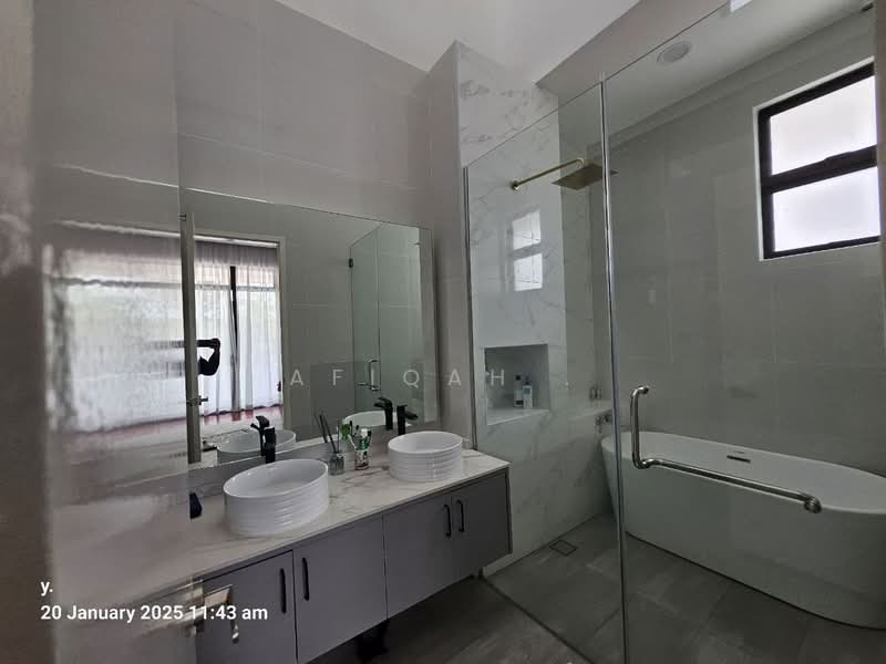 Rumah Berkembar untuk Dijual di Eco Majestic (Semenyih) - Afiqah . - Bathroom - PropertyGuru.com.my
