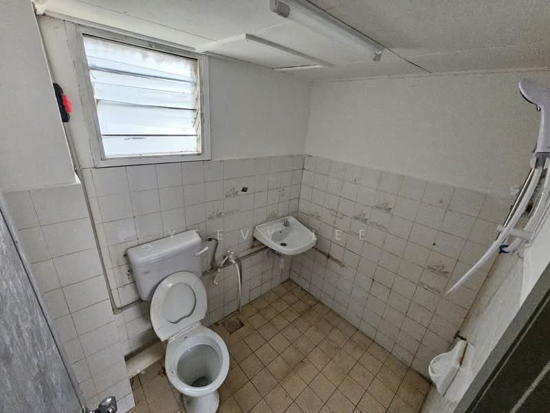 Apartment for Rent at Subang Perdana Goodyear Court 6 - Yeevy Lee - Bathroom - PropertyGuru.com.my