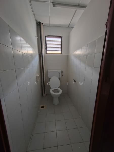 Shop for Rent in Bandar Mahkota Cheras (Cheras) - Eric Liew - Bathroom - PropertyGuru.com.my