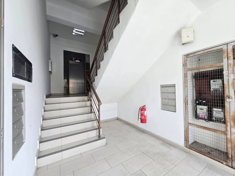 Kedai / Pejabat untuk Disewa di Johor Bahru (Johor) - Alicia Shum - Entrance - PropertyGuru.com.my