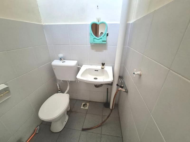 Rumah Teres 2 Tingkat untuk Dijual di Taman Scientex Pasir Gudang (Pasir Gudang) - Kino Jaw - Bathroom - PropertyGuru.com.my