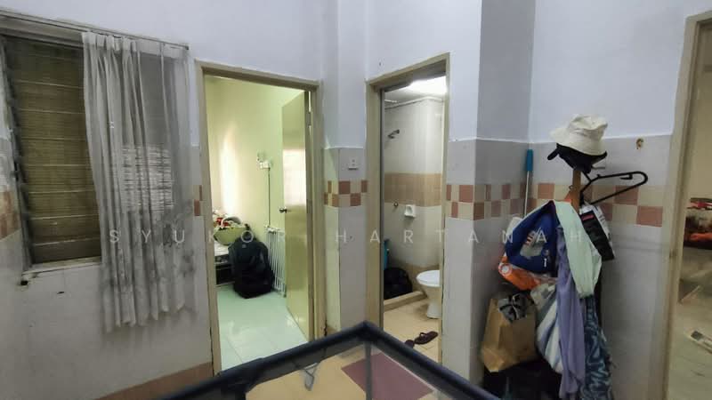 2-storey Terraced House for Sale in Shah Alam (Selangor) - Syukor Hartanah - Bathroom - PropertyGuru.com.my