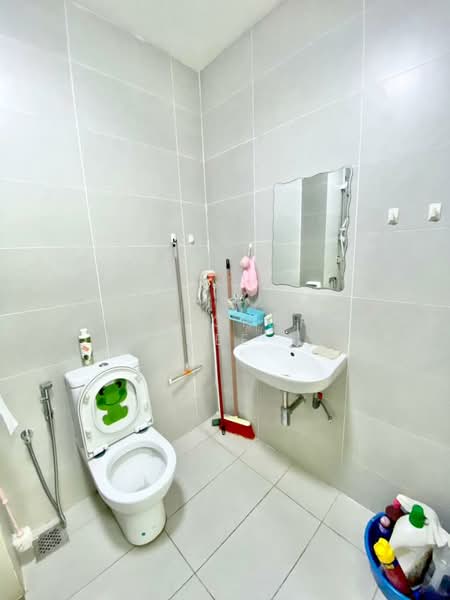 Kondominium untuk Disewa di PARC Regency (Residensi Masai) - Hong Charng Lee - Bathroom - PropertyGuru.com.my