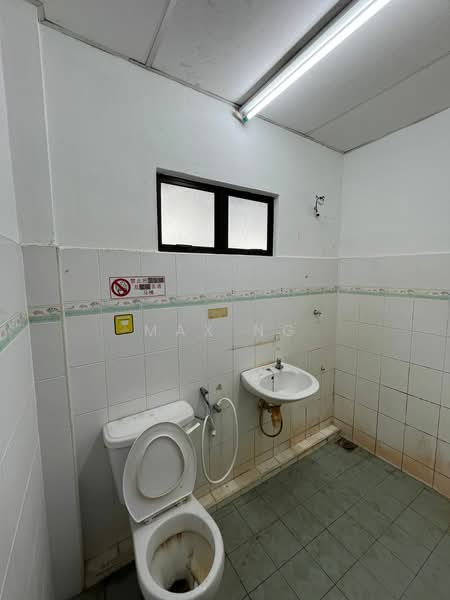 Shop for Rent in George Town (Penang) - Max Ng - Bathroom - PropertyGuru.com.my