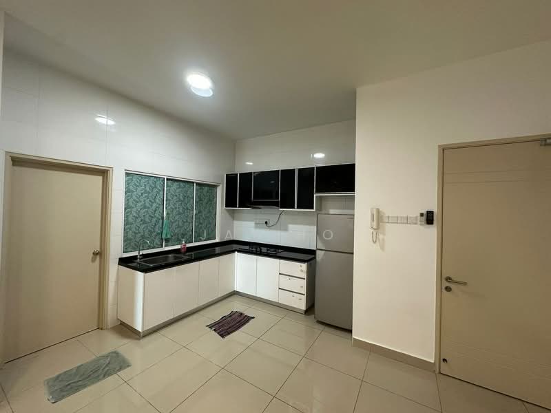Pangsapuri untuk Disewa di Nusa Heights (Nusa Puncak) - Jay Ho - Kitchen - PropertyGuru.com.my