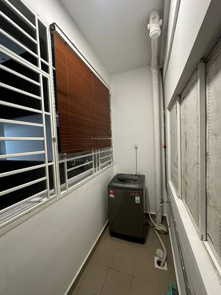 Pangsapuri untuk Disewa di Nusa Heights (Nusa Puncak) - Jay Ho - Balcony - PropertyGuru.com.my