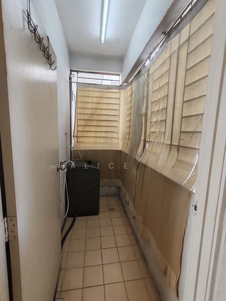 Condominium for Sale at Pearl Avenue - Alice . - Balcony - PropertyGuru.com.my