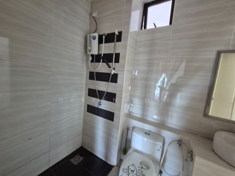 Servis Apartment untuk Disewa di D'Summit Residences - Darren Chai - Bathroom - PropertyGuru.com.my
