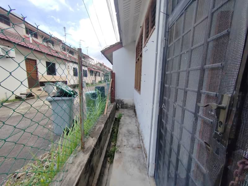 1.5-storey Terraced House for Sale in Taman Molek (Johor Bahru) - Kelvin Koay - Exterior - PropertyGuru.com.my