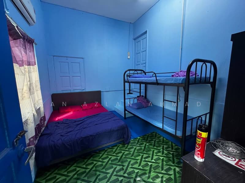 Other Property for Sale in Kuala Selangor (Selangor) - Wan Azlan Ahmad - Bedroom - PropertyGuru.com.my