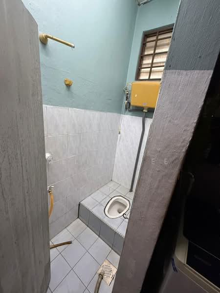 2-storey Terraced House for Sale in Bandar Putra (Kulai) - Melinda Ee - Bathroom - PropertyGuru.com.my