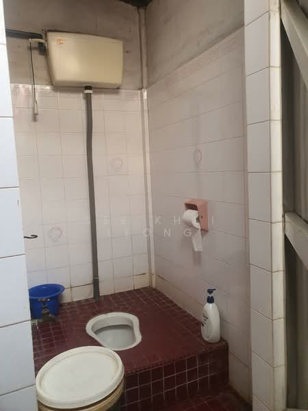 Rumah Teres untuk Dijual di Taman Raja Idris (Taiping) - See Khei Leong - Bathroom - PropertyGuru.com.my
