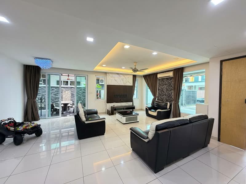 Cluster House for Sale in Ulu Tiram (Johor) - Eric Lee - Living Room - PropertyGuru.com.my