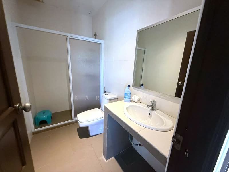 Bungalow for Sale in Taman Kebun Teh (Johor Bahru) - Karl Lim - Bathroom - PropertyGuru.com.my