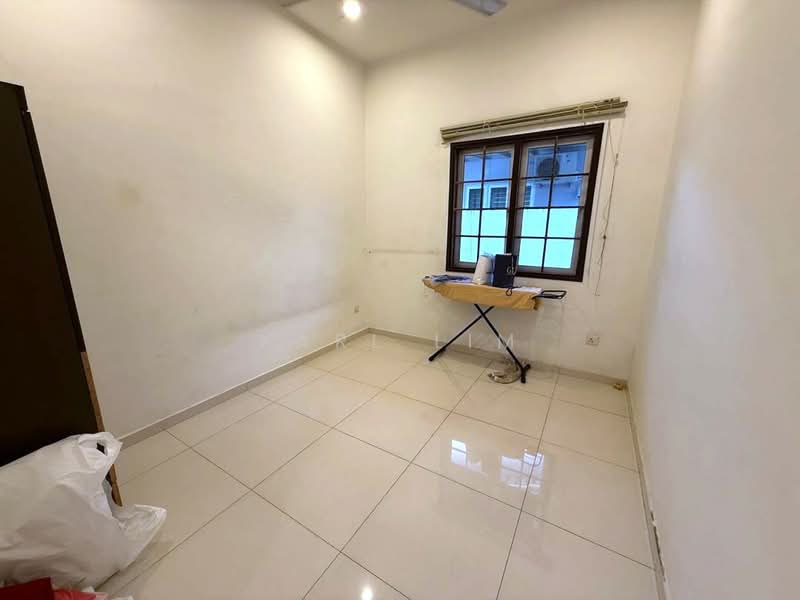 Bungalow for Sale in Taman Kebun Teh (Johor Bahru) - Karl Lim - Bedroom - PropertyGuru.com.my