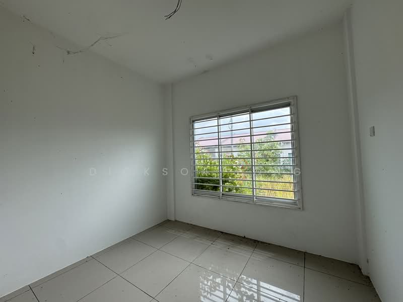 1-storey Terraced House for Sale in Lundu (Sarawak) - Dickson Yong - Bedroom 2 - PropertyGuru.com.my