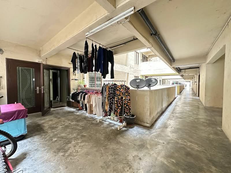 Flat for Sale at Pangsapuri Berembang Indah - Azri Zabidin - Corridor - PropertyGuru.com.my
