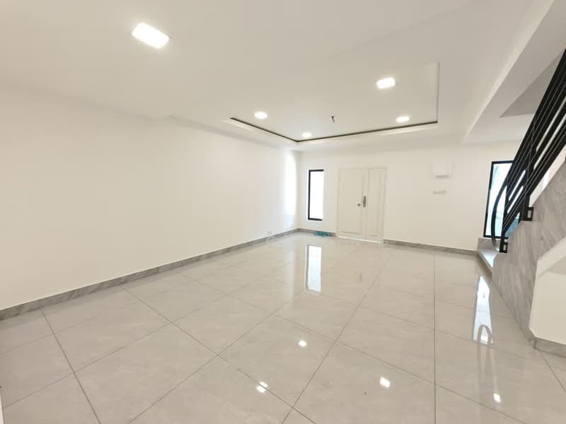 Rumah Teres 2 Tingkat untuk Dijual di Cheras (Selangor) - Mac Chong - Living Room - PropertyGuru.com.my