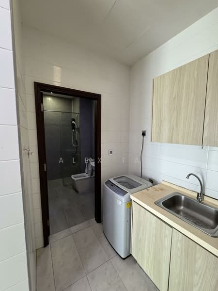 Servis Apartment untuk Disewa di Paragon Suites @ CIQ - ALEX TAN - Bathroom - PropertyGuru.com.my