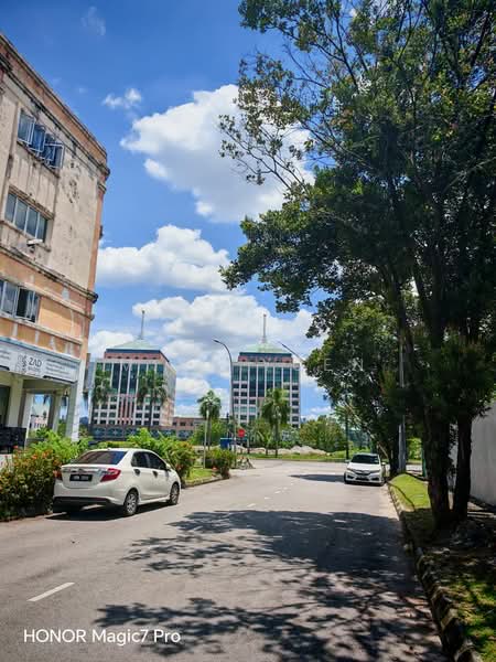 Shop for Sale in Taman Pinggiran Putra (Seri Kembangan) - Mike Yuen - PropertyGuru.com.my