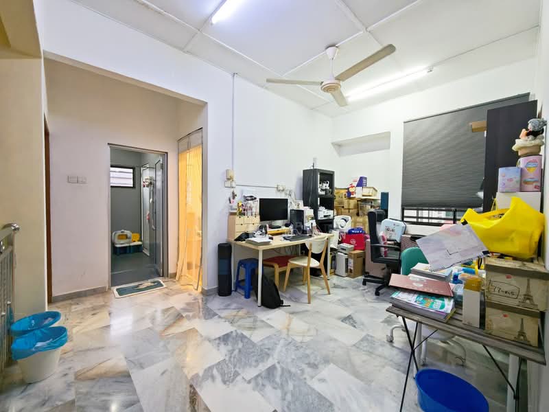 Rumah Berkembar untuk Dijual di Taman Kota Kulai (Kulai) - Fu Guan - Study - PropertyGuru.com.my
