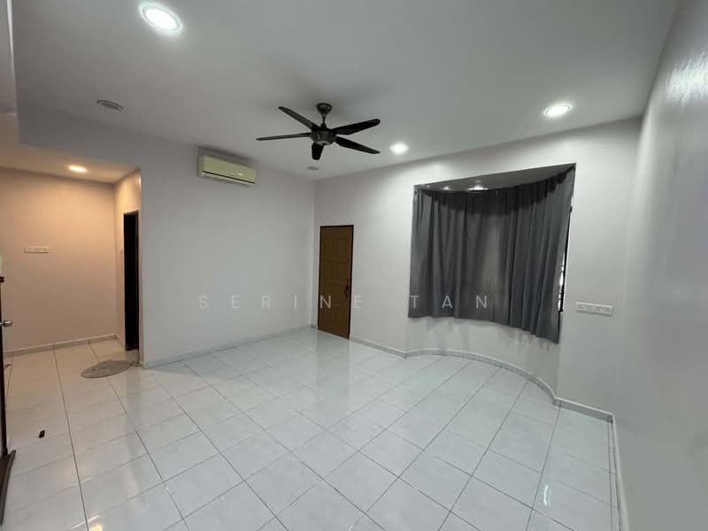 2-storey Terraced House for Rent in Taman Pulai Utama (Skudai) - Serine Tan - Living Room - PropertyGuru.com.my