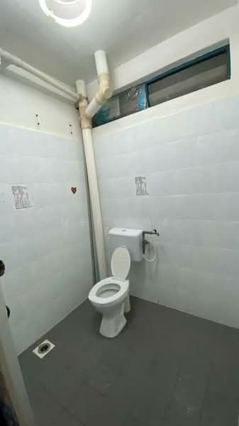 Flat for Sale at Taman Daya - Jalan Nibong 28 - Melinda Ee - Bathroom - PropertyGuru.com.my